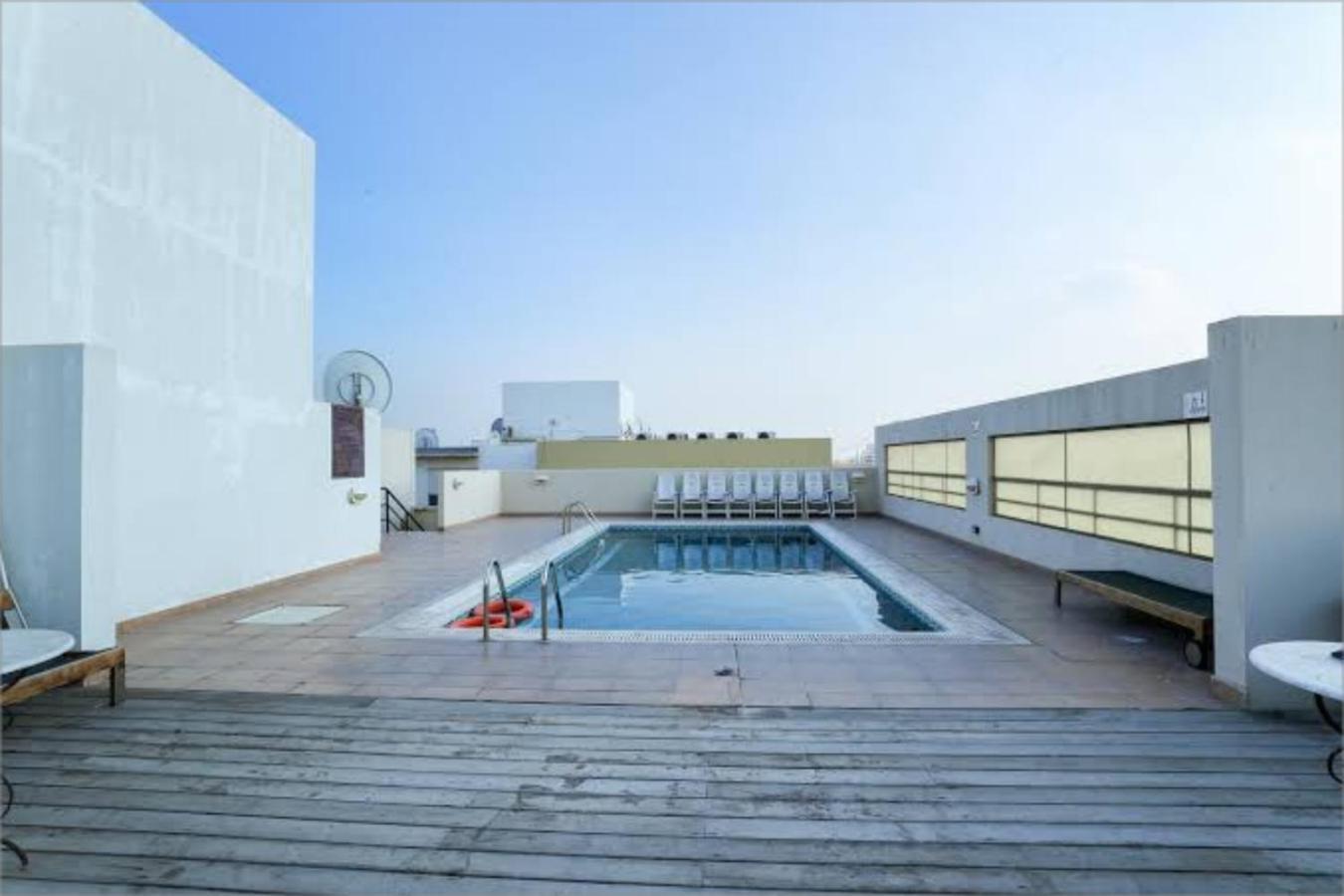 Infinity Tower Suites Wll Manama Exterior photo